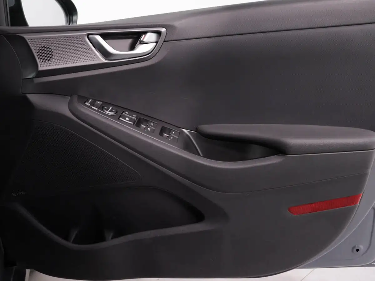 2022-hyundai-ioniq-e-premium-electric-big-34