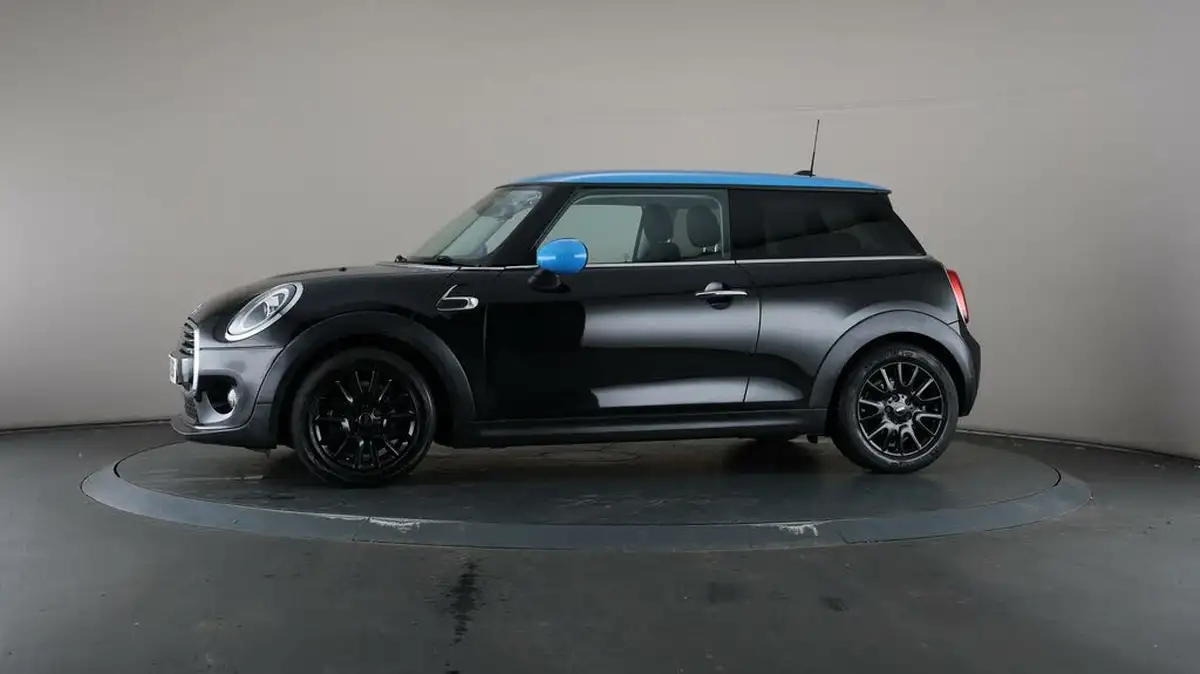 2019-mini-cooper-15-cooper-classic-hatchback-3d-big-28