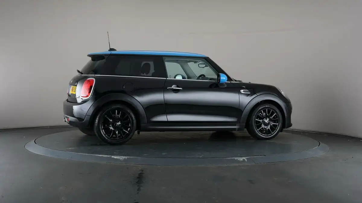 2019-mini-cooper-15-cooper-classic-hatchback-3d-big-52