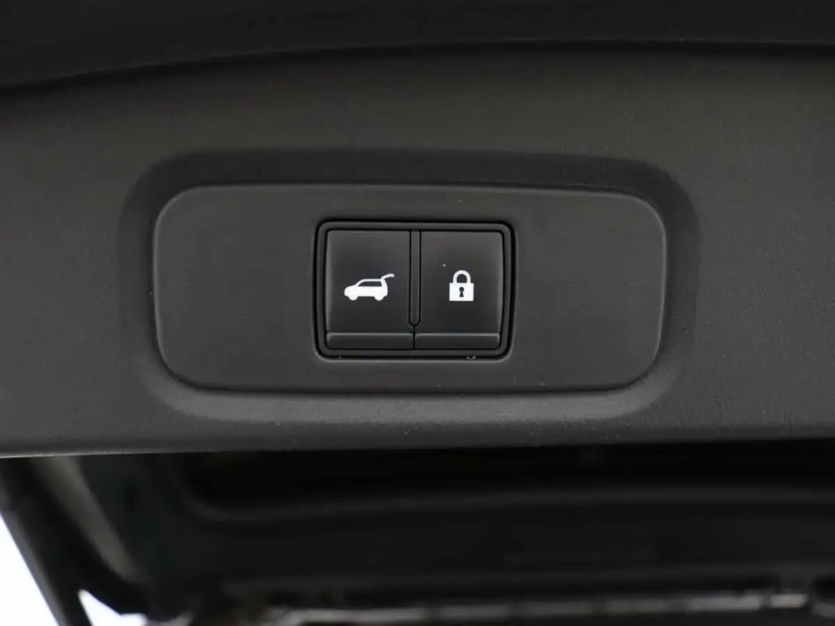 2021-nissan-qashqai-13-dig-t-tekna-big-19