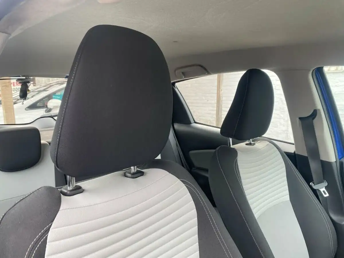 2018-toyota-yaris-15-vvt-i-icon-navi-hybrid-big-15
