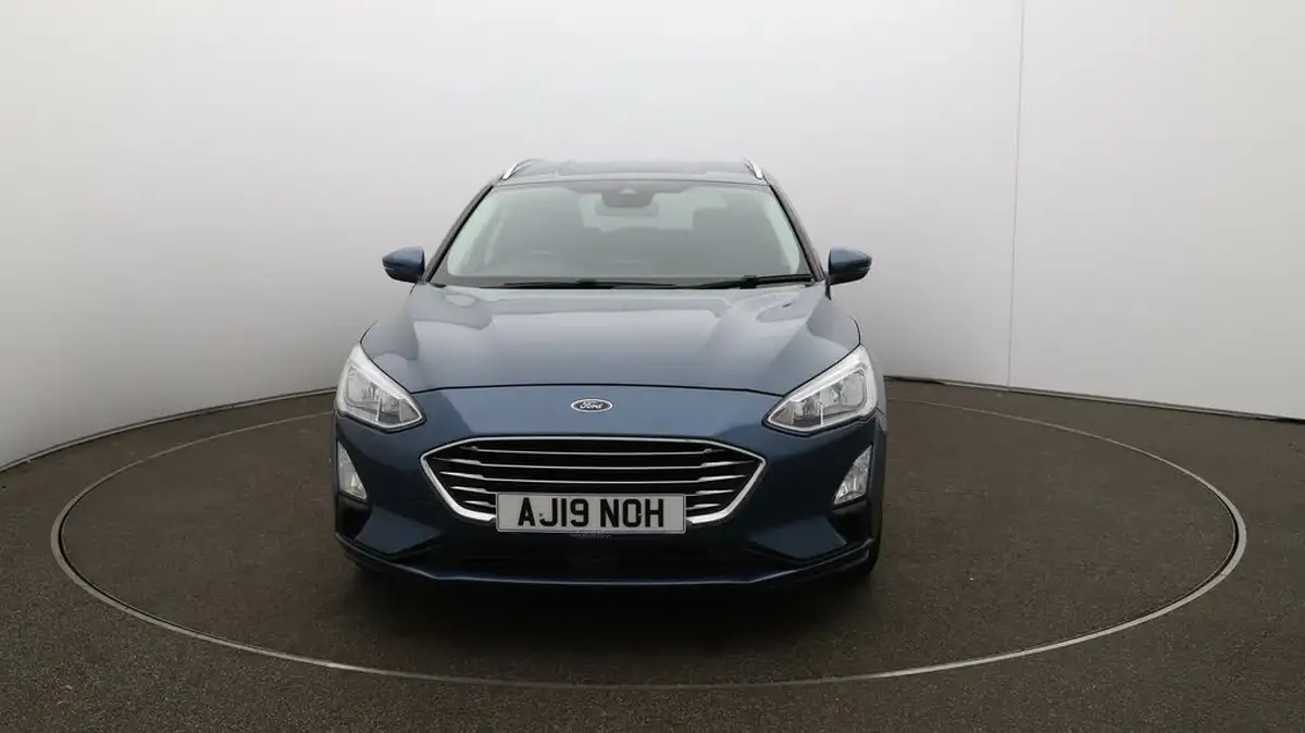 2019-ford-focus-10t-titanium-x-estate-auto-big-2