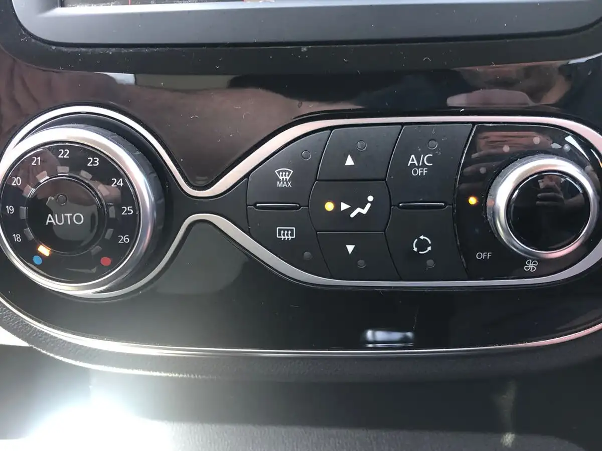 2019-renault-captur-15dci-iconic-90bhp-energy-ss-big-18