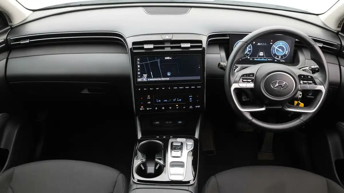 2023-hyundai-tucson-16-t-gdi-se-connect-230ps-hybrid-auto-big-13