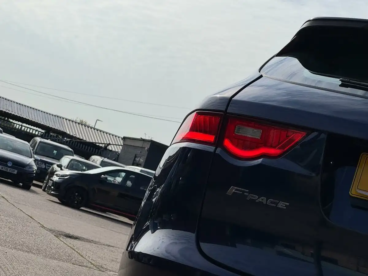 2018-jaguar-f-pace-30-v6-sc-s-big-17