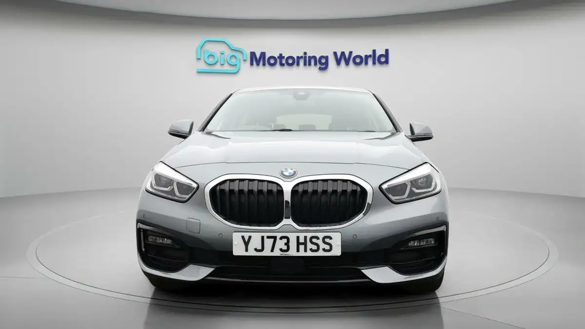 2024-bmw-1-series-15-118i-sport-dct-big-1