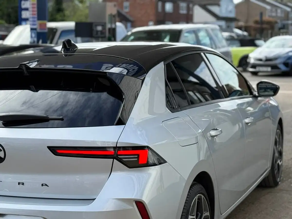 2024-vauxhall-astra-12-turbo-ultimate-130ps-hatchback-big-33