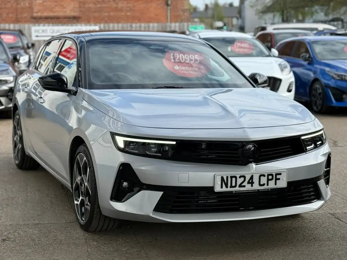 2024-vauxhall-astra-12-turbo-ultimate-130ps-hatchback-big-9