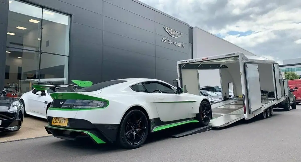 2017-aston-martin-vantage-47-gt8-big-13