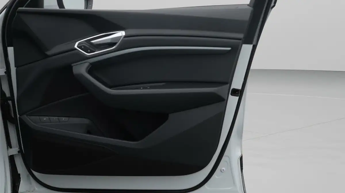 2022-audi-e-tron-55e-technik-station-wagon-big-15