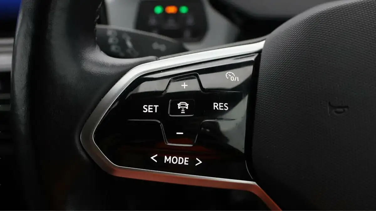 2021-volkswagen-id3-e-tech-big-34