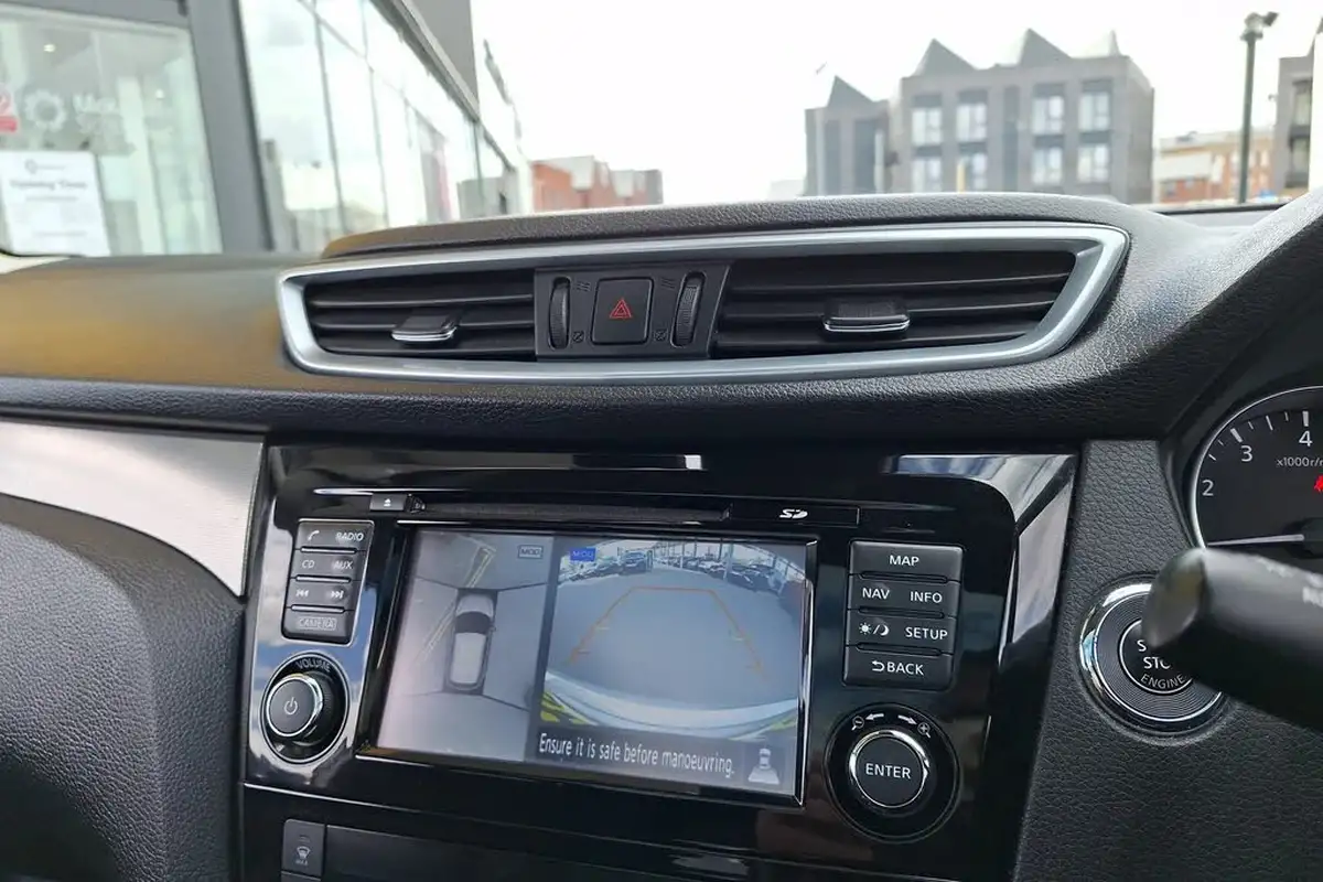 2018-nissan-qashqai-12-dig-t-n-connecta-big-35