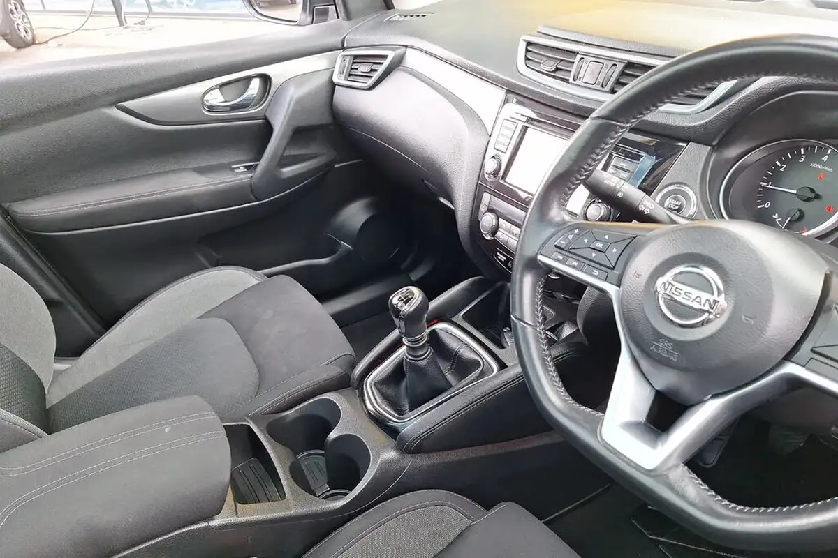 2018-nissan-qashqai-12-dig-t-n-connecta-big-11