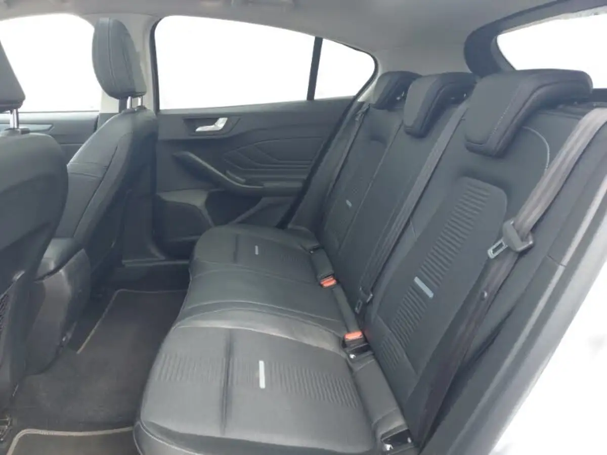 2019-ford-focus-15t-active-x-hatchback-big-5