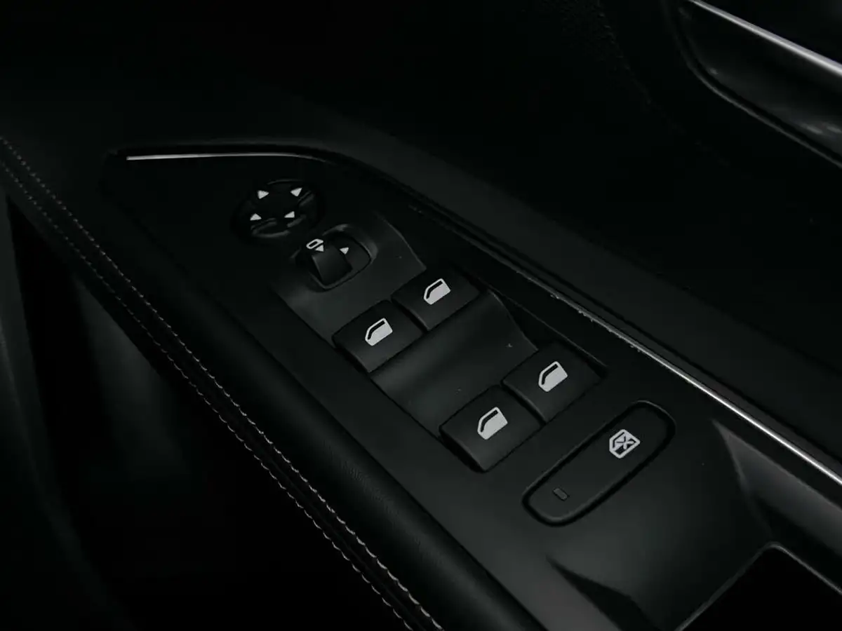2018-peugeot-5008-suv-16-thp-gt-line-big-39