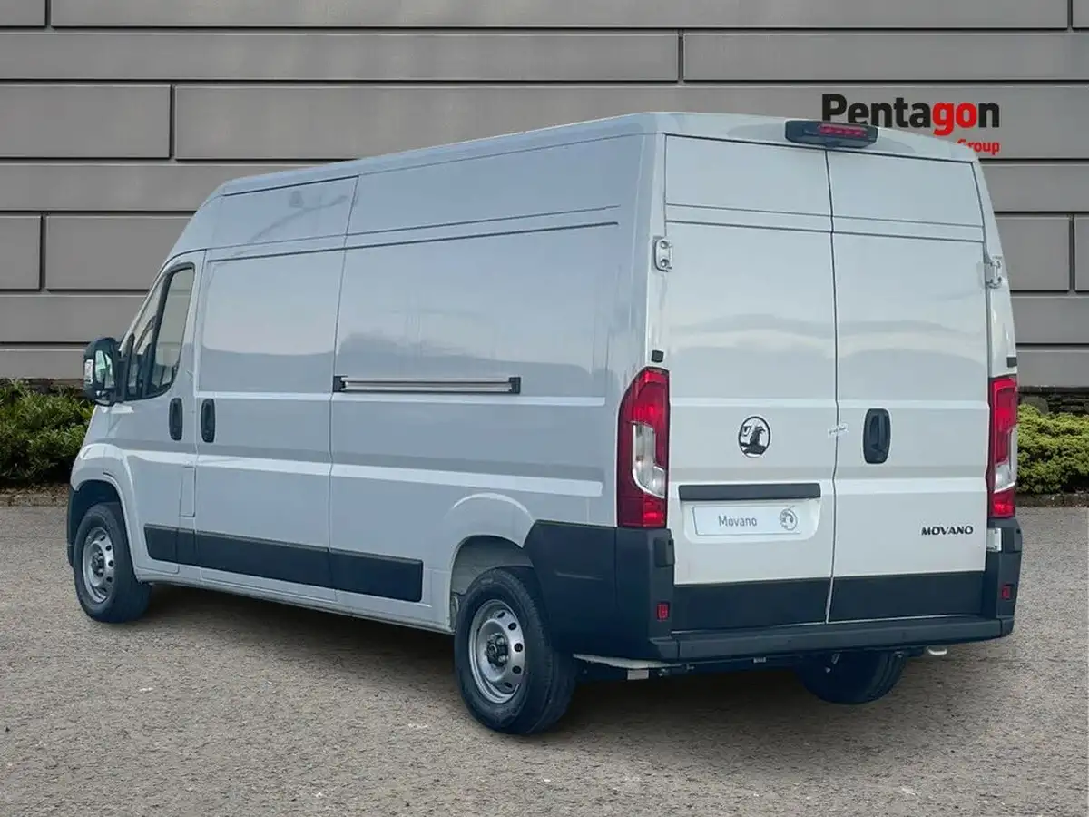 2025-vauxhall-movano-big-1