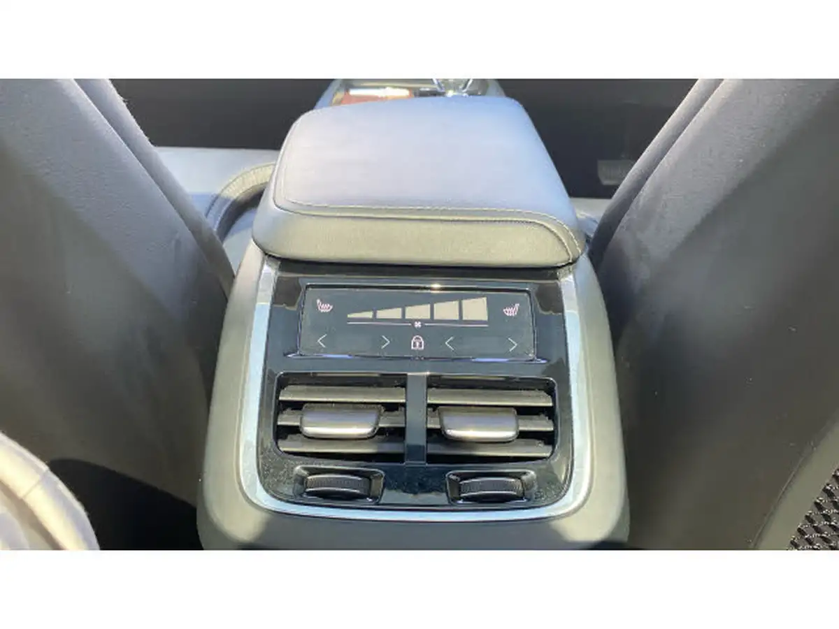 2024-volvo-xc60-20-b5-ultimate-big-41