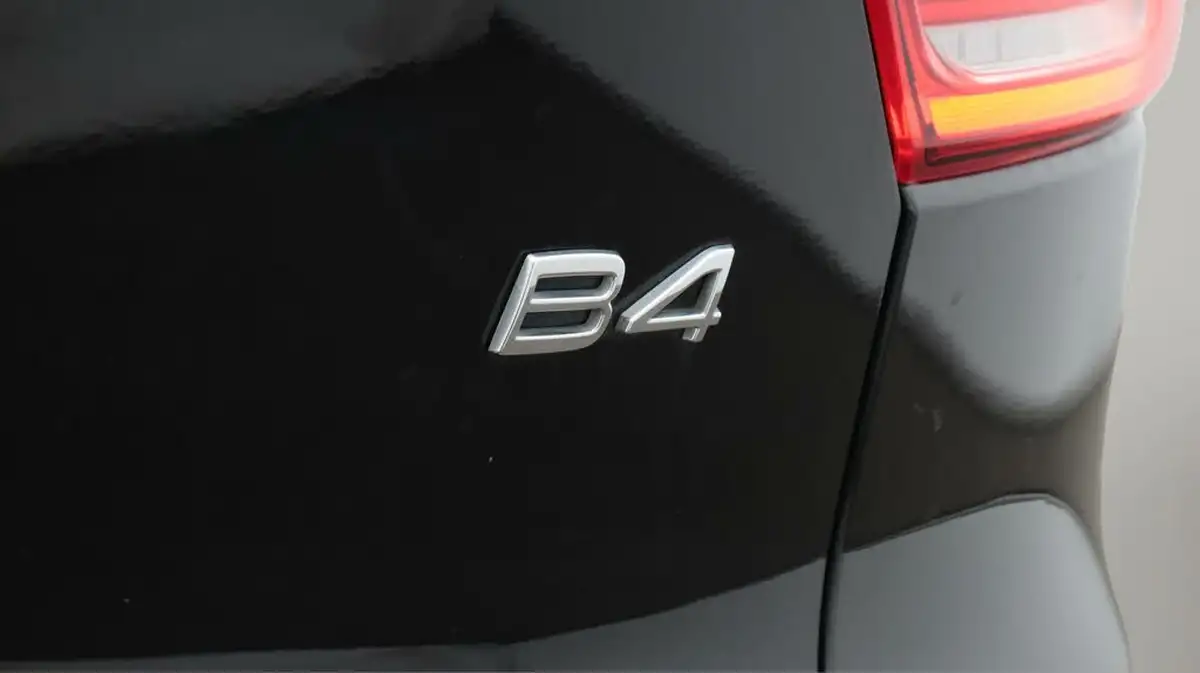 2021-volvo-xc40-20-b4-inscription-pro-197bhp-geartronic-big-22