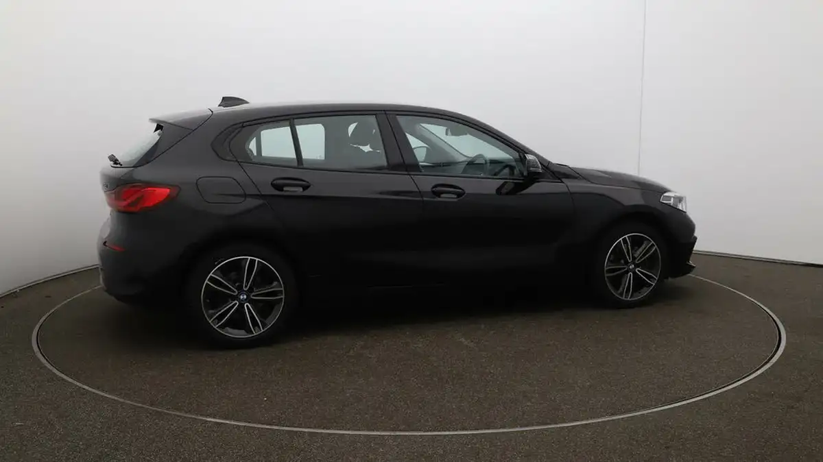 2022-bmw-1-series-15td-116d-sport-dct-big-43