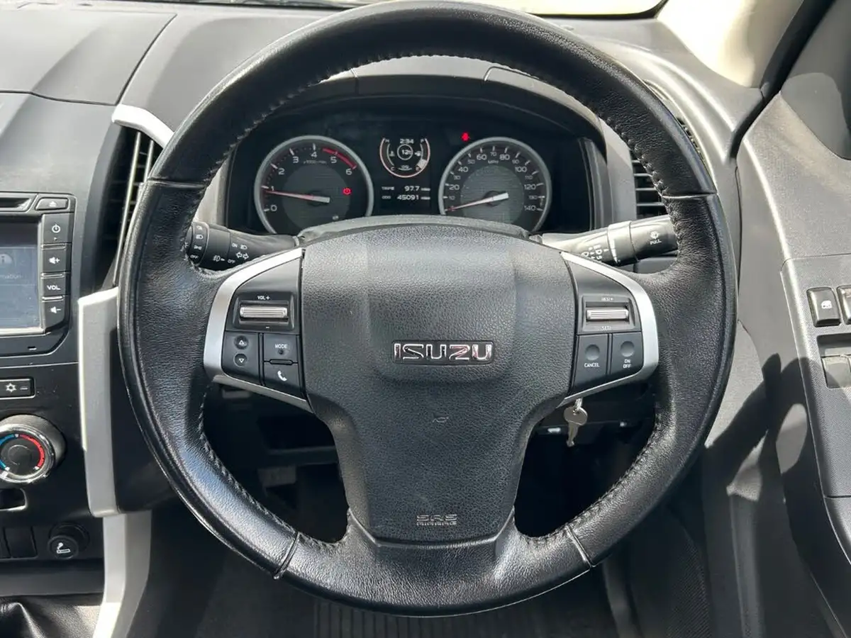 2017-isuzu-d-max-19td-yukon-double-pickup-big-12