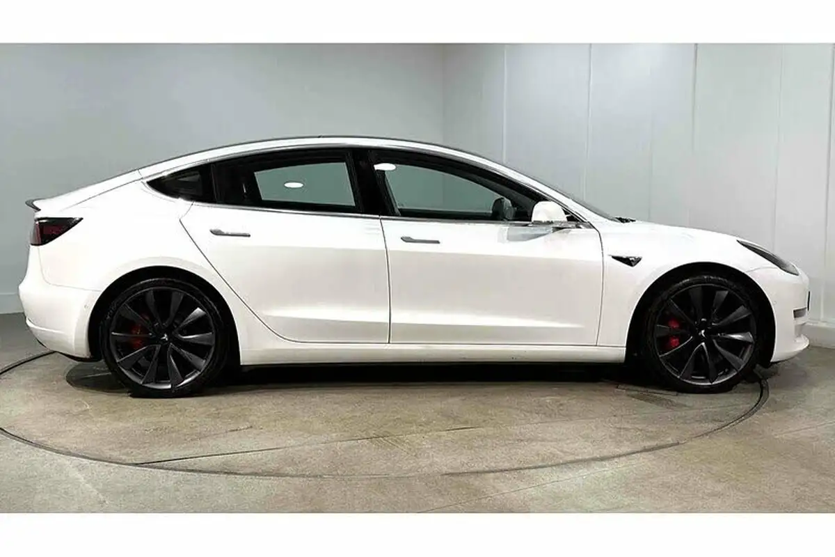 2020-tesla-model-3-e-performance-big-3