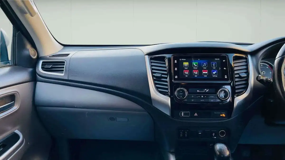 2019-mitsubishi-l200-24di-d-challenger-big-23