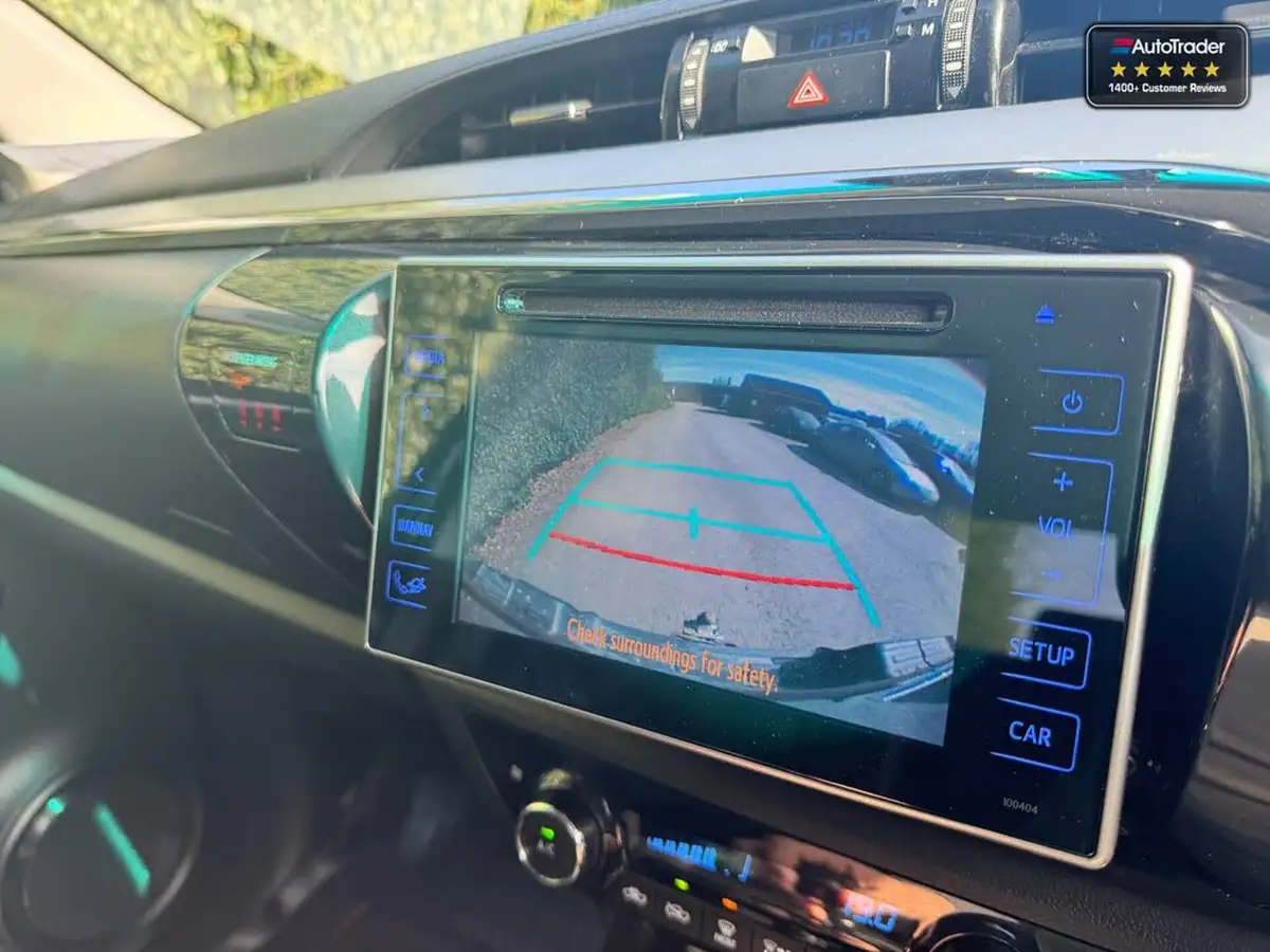 2017-toyota-hi-lux-24d-invincible-x-auto-big-22