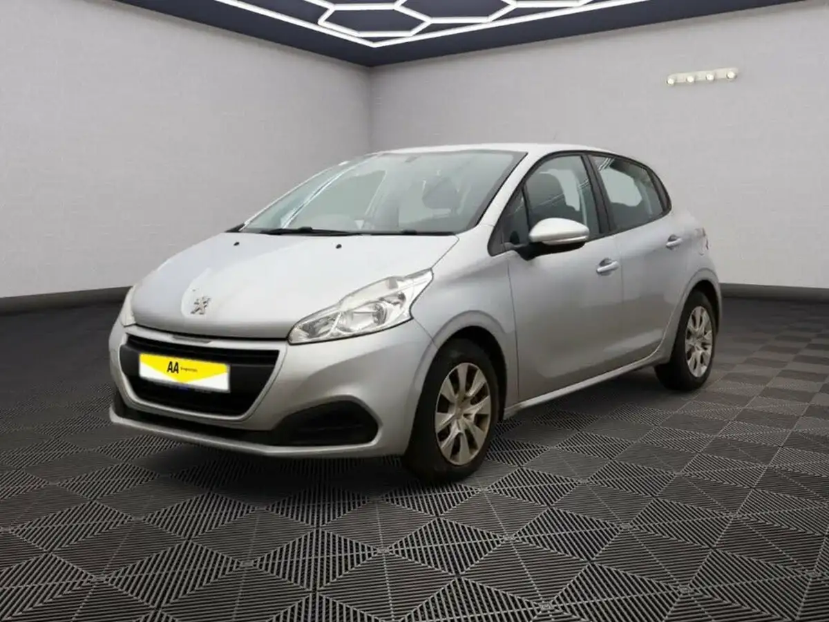 2015-peugeot-208-16bluehdi-access-ac-5d-big-1