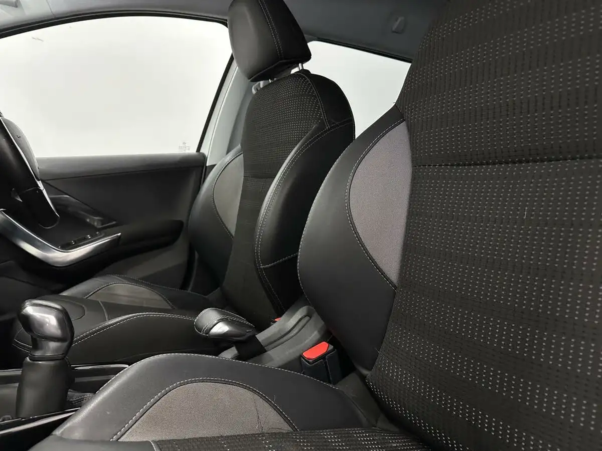 2016-peugeot-2008-suv-12-puretech-allure-82bhp-big-28