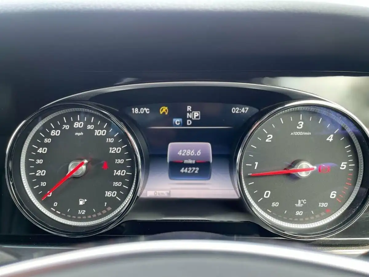 2016-mercedes-benz-e-class-20d-e220d-amg-line-premiumss-saloon-4d-big-16