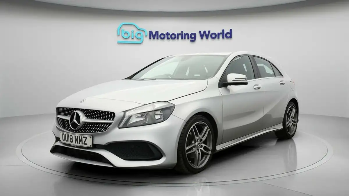 2018-mercedes-benz-a-class-16-a180-amg-line-ss-big-2