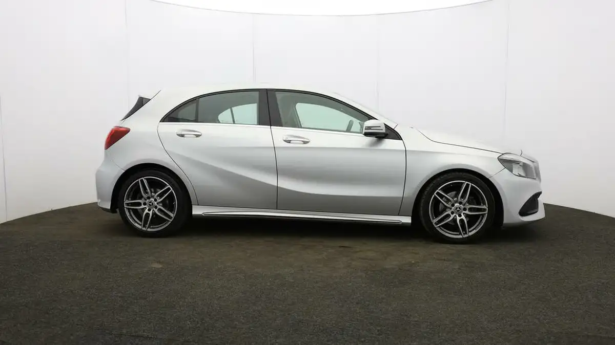 2018-mercedes-benz-a-class-16-a180-amg-line-ss-big-43