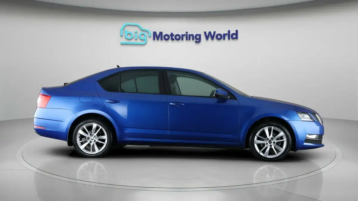 2019-skoda-octavia-15-tsi-se-l-hatchback-dsg-big-8