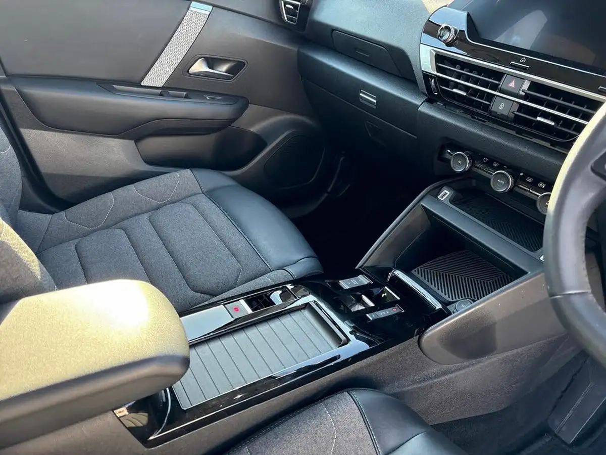 2022-citroen-c4-12-puretech-sense-plus-eat8-big-26