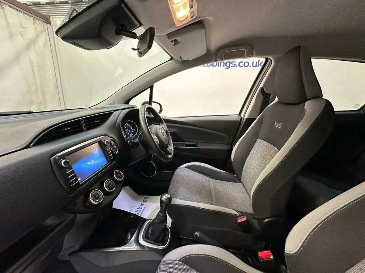2019-toyota-yaris-15-vvt-i-y20-111bhp-1496cc-big-24