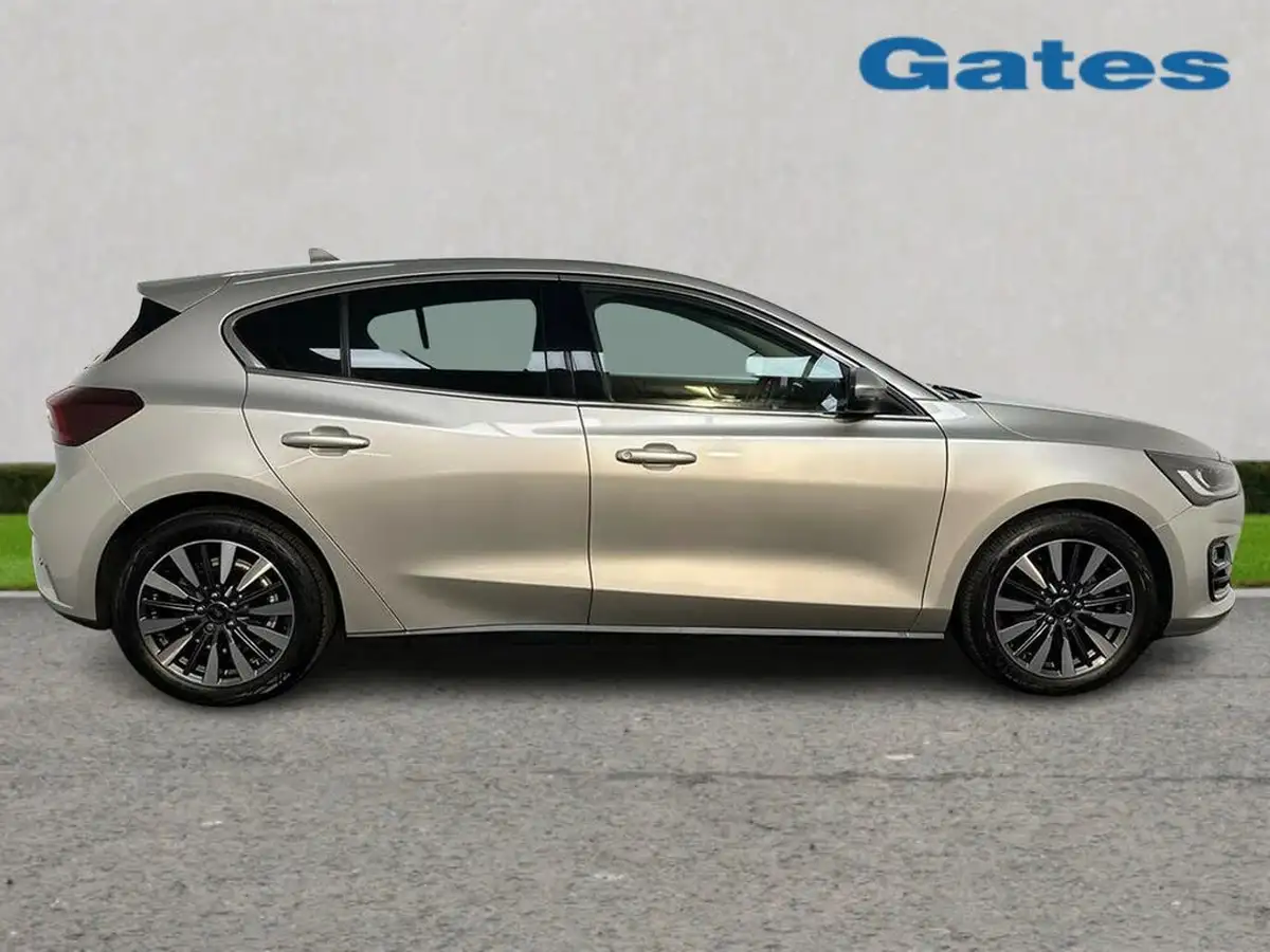 2022-ford-focus-10t-titanium-vignale-125ps-hatchback-big-7