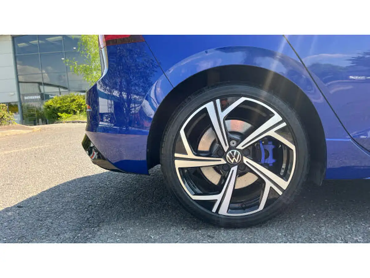 2023-volkswagen-golf-20-tsi-r-320ps-hatchback-big-6
