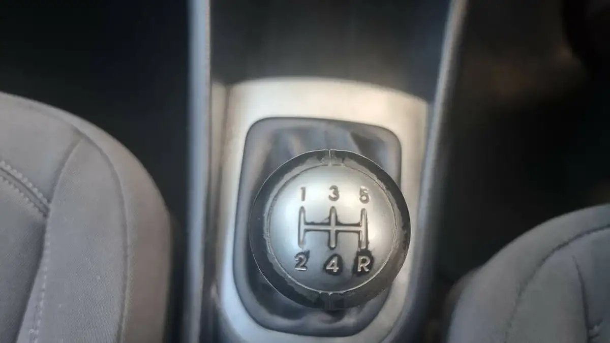 2014-kia-rio-125-2-3d-big-25