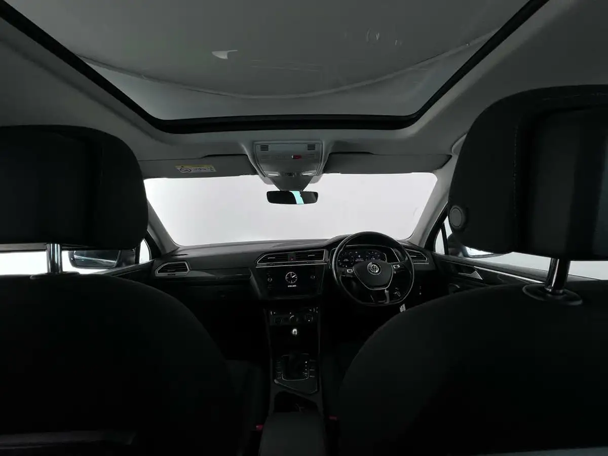 2019-volkswagen-tiguan-allspace-20bitdi-sel-scr-big-16