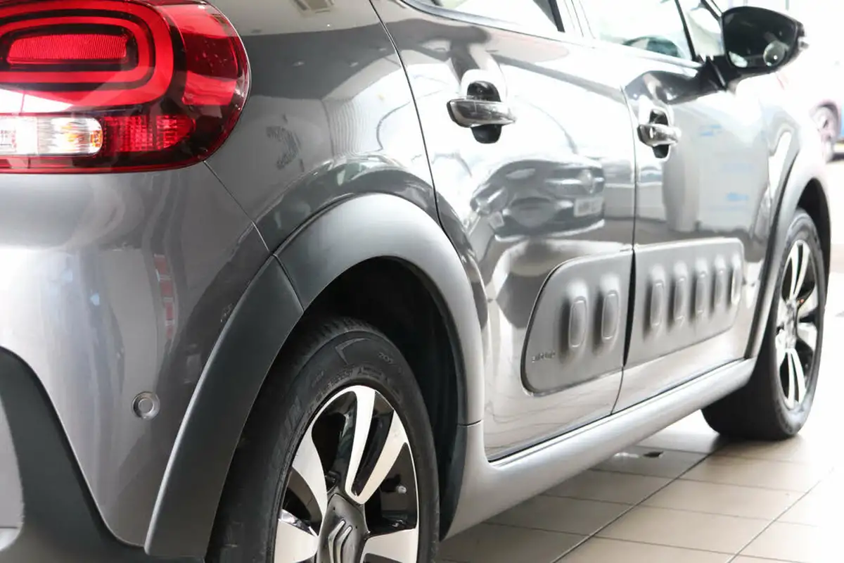2018-citroen-c3-12-puretech-flair-110ps-ss-eat6-big-72