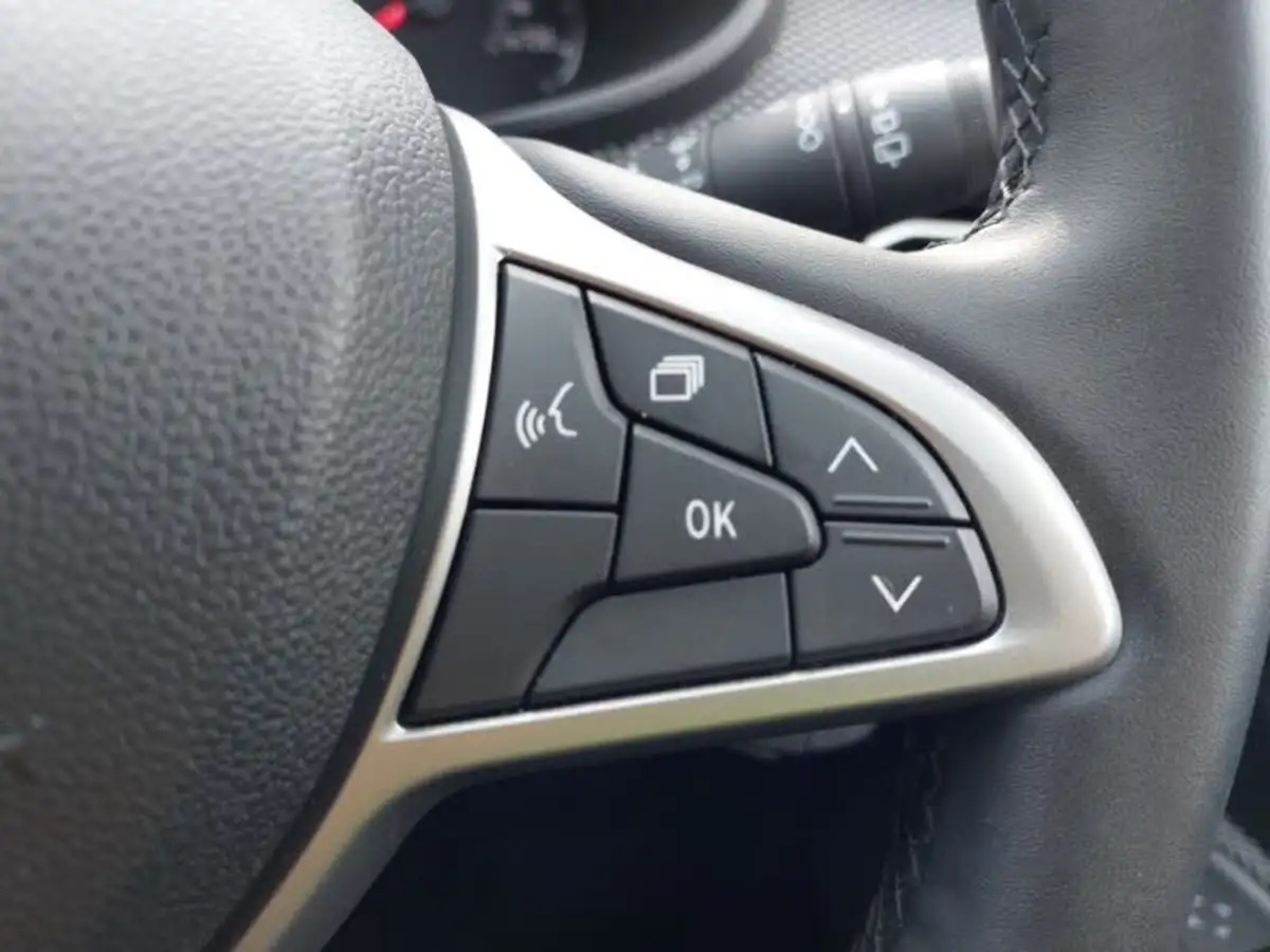 2023-dacia-sandero-10-tce-expression-90bhp-big-13
