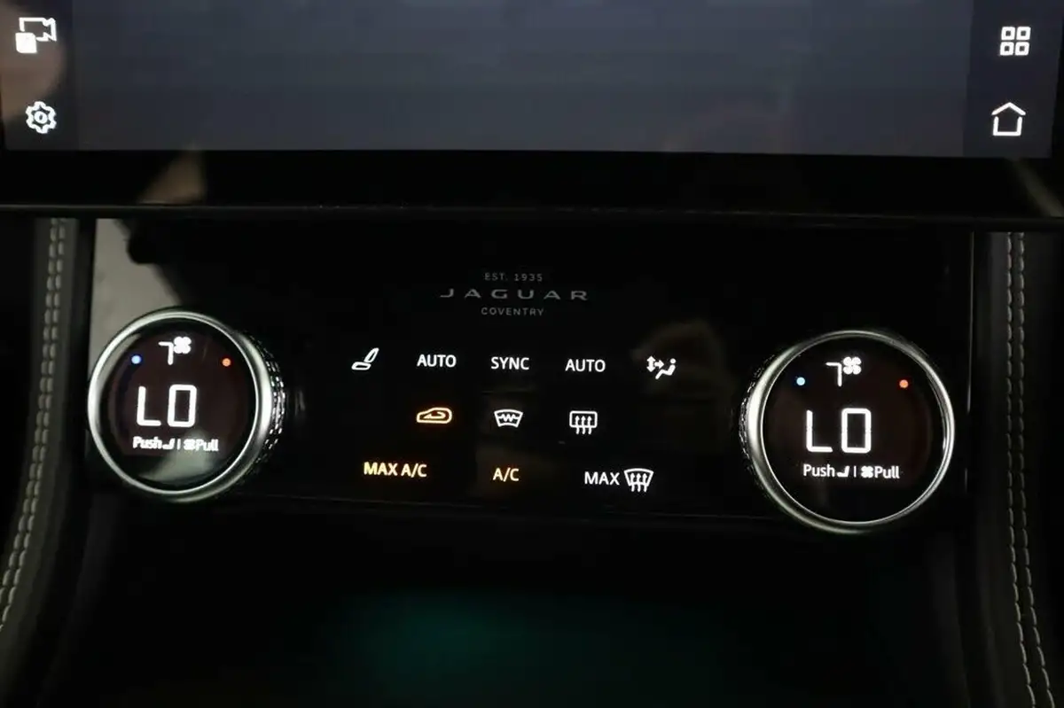 2021-jaguar-f-pace-20-d200-r-dynamic-s-mhev-big-17