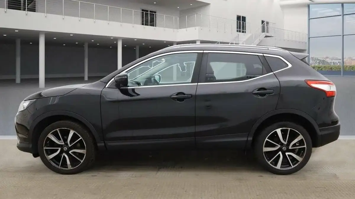 2015-nissan-qashqai-15dci-tekna-big-7