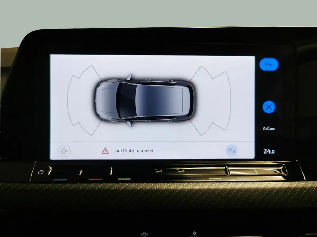 2023-volkswagen-golf-15-etsi-r-line-hatchback-big-16