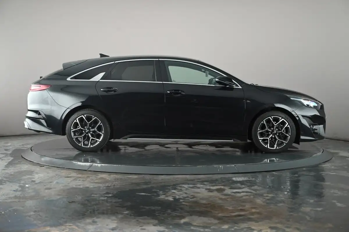 2022-kia-pro-ceed-15-t-gdi-gt-line-big-23