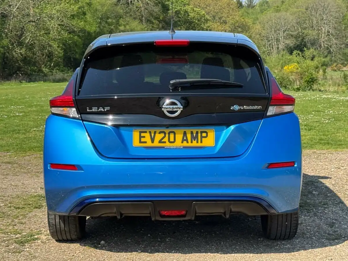 2020-nissan-leaf-e-tekna-big-5