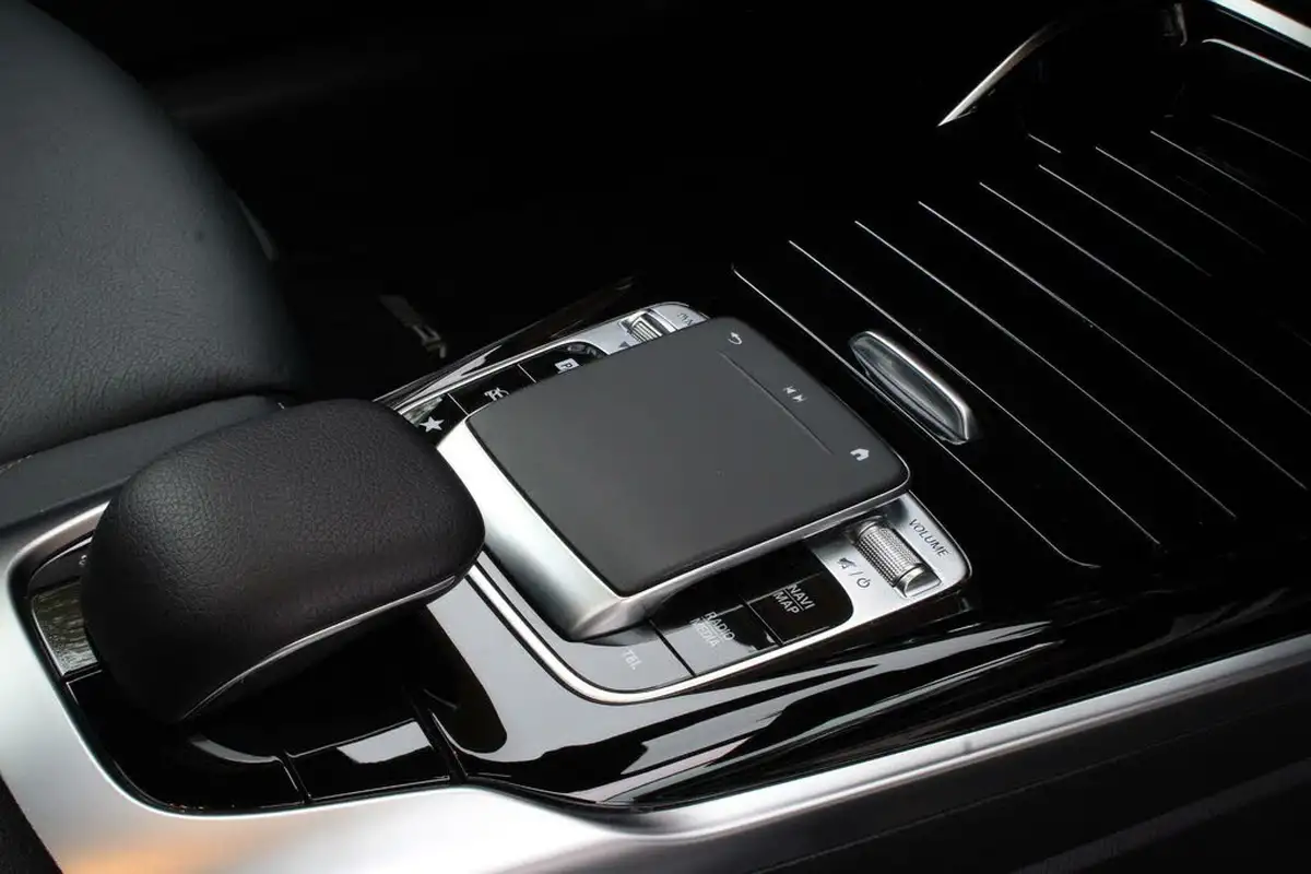 2019-mercedes-benz-a-class-20-a35-amg-premium-plus-hatchback-5d-big-22
