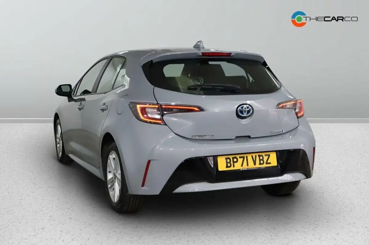 2022-toyota-corolla-18-vvt-i-icon-120bhp-trk-hatchback-5d-big-3
