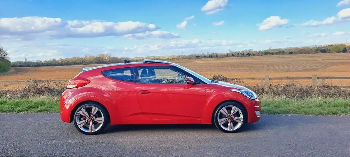 2013-hyundai-veloster-16-sport-media-pk-big-3