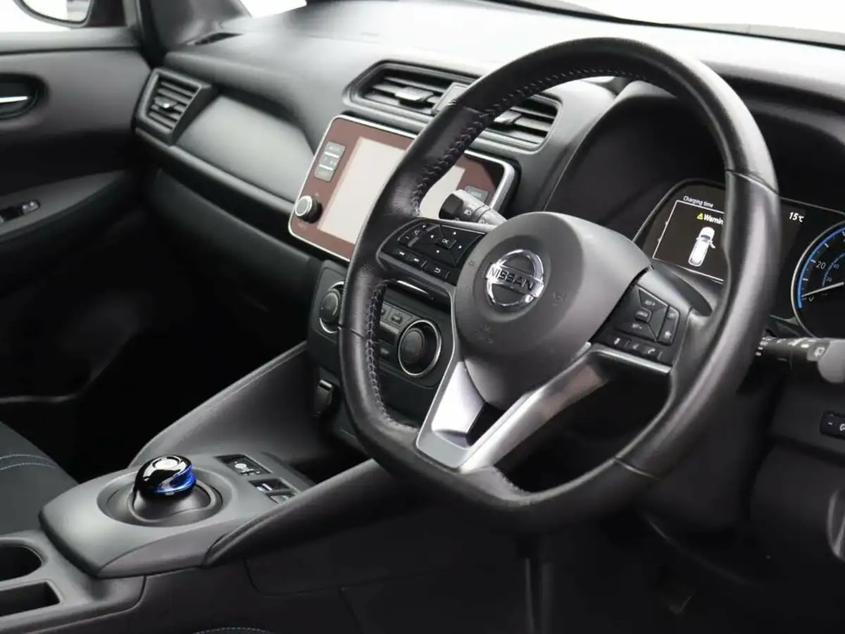 2022-nissan-leaf-e-acenta-big-5